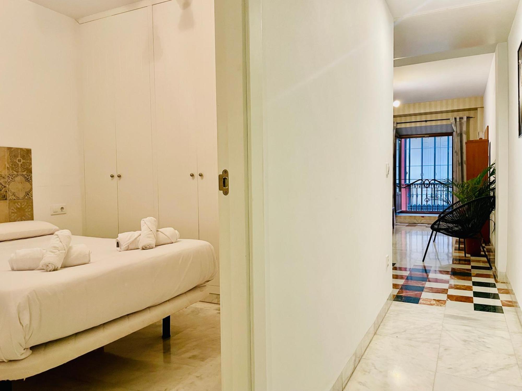 Entrecatedrales Suite Seville Luaran gambar