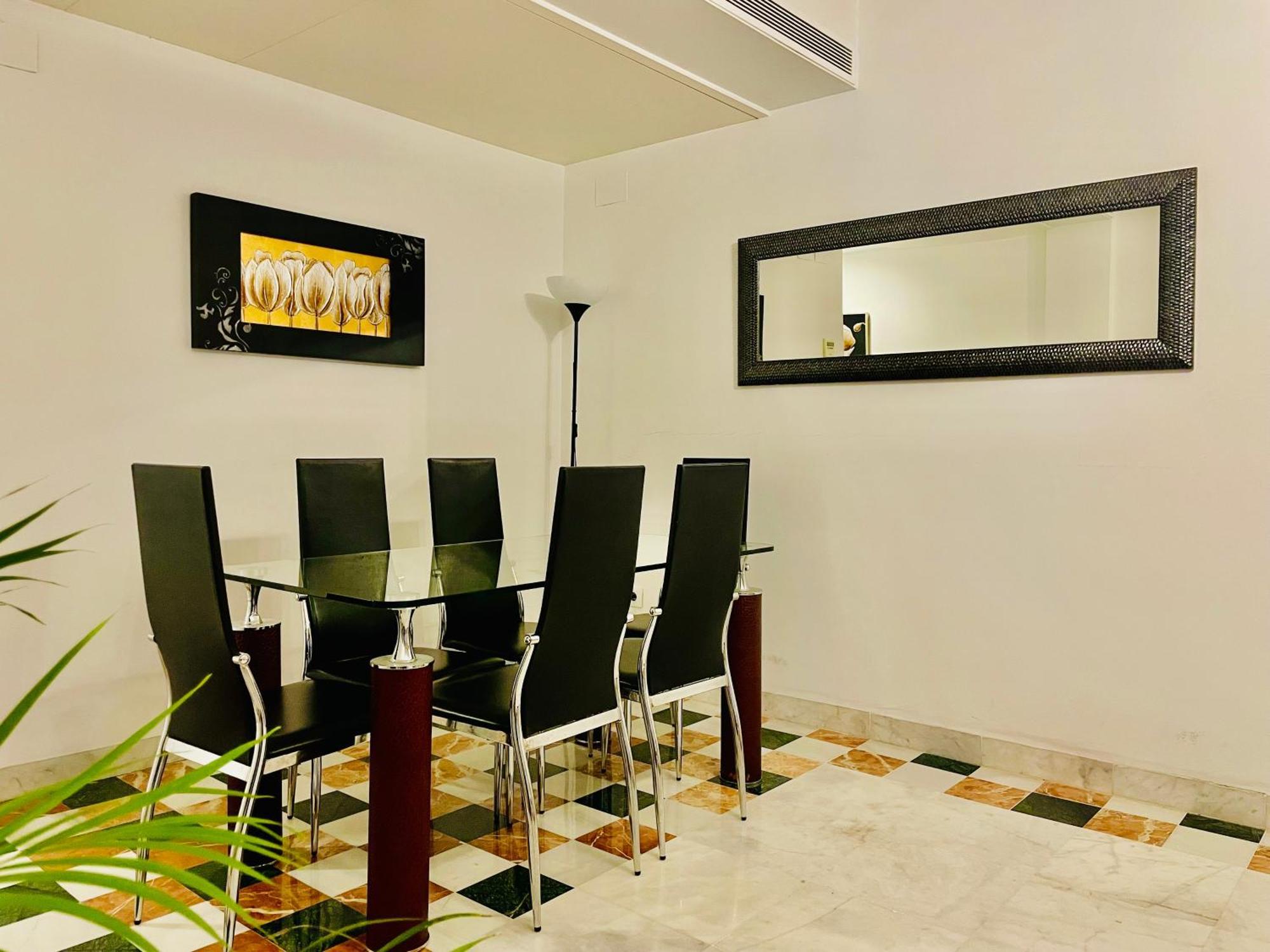 Entrecatedrales Suite Seville Luaran gambar